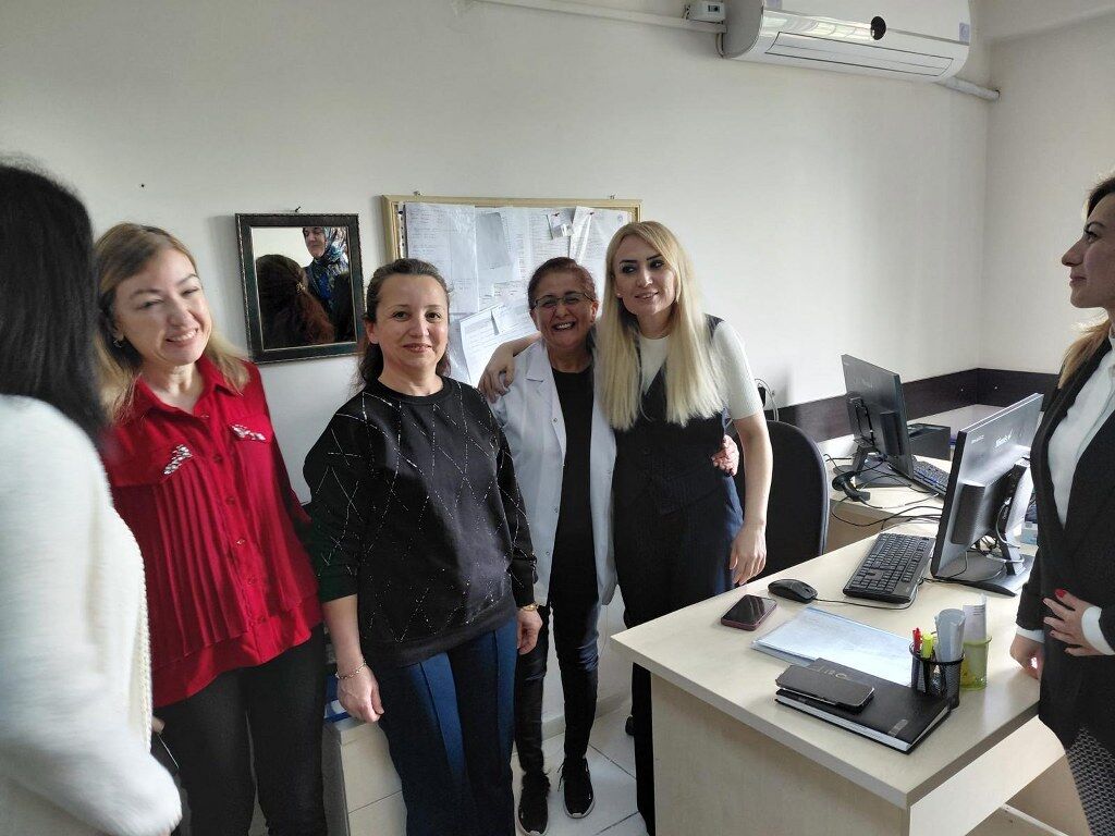 Dr. Başaran Akça, ilçe ilçe sağlık tesislerinde incelemelerde bulunuyor