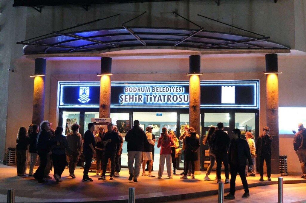 Bodrum’da perde "Cambazın cenazesi" ile kapanıyor