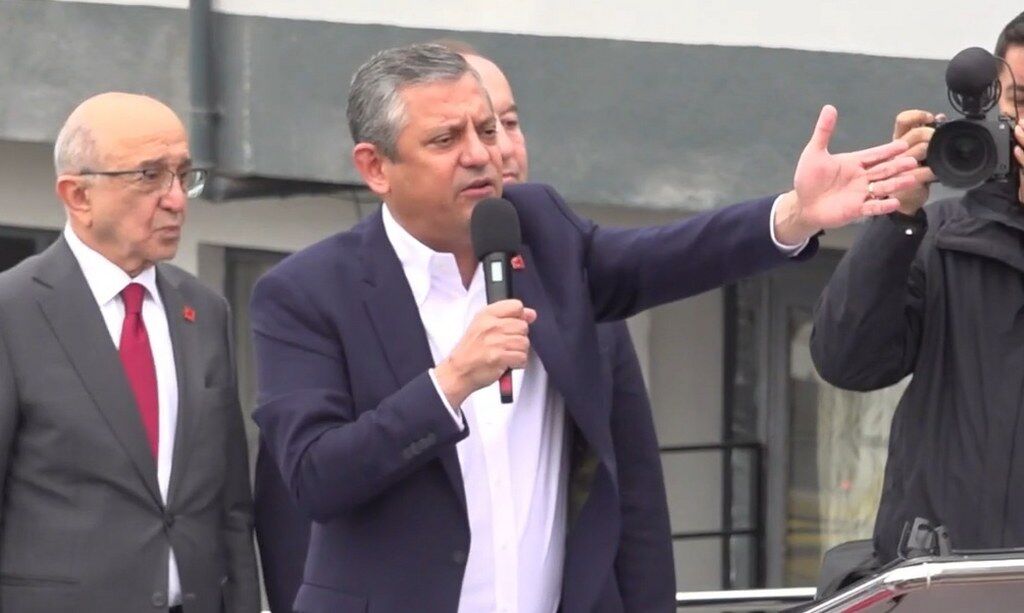 Özgür Özel, "Yaşasın demokrasi, kahrolsun Amerikan emperyalizmi"