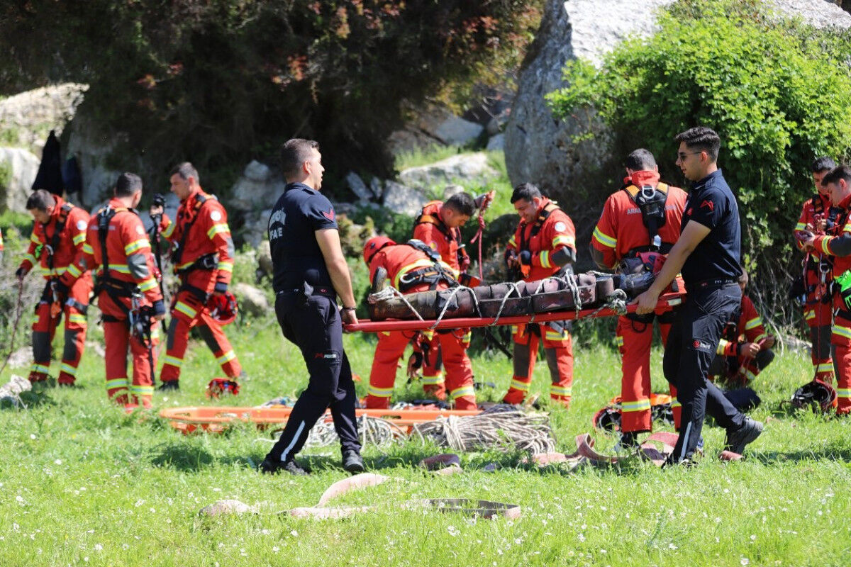 Mersin itfaiyesinden Muğla ekibine uygulamalı eğitim