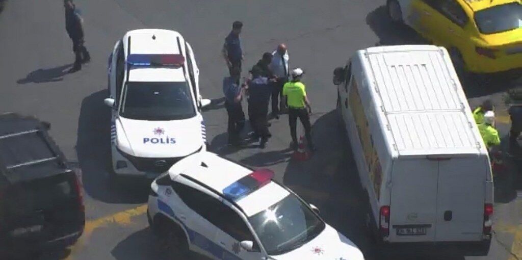 Ticari aracın çarptığı polis ağır yaralandı