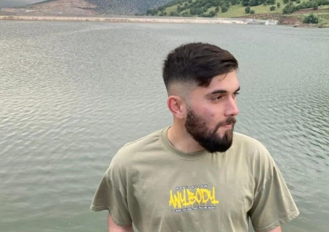 27 yaşındaki genç hurdaya dönen araçta öldü