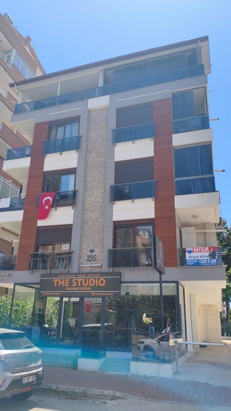 Uyuyor sandığı oğlunu yatakta ölü buldu