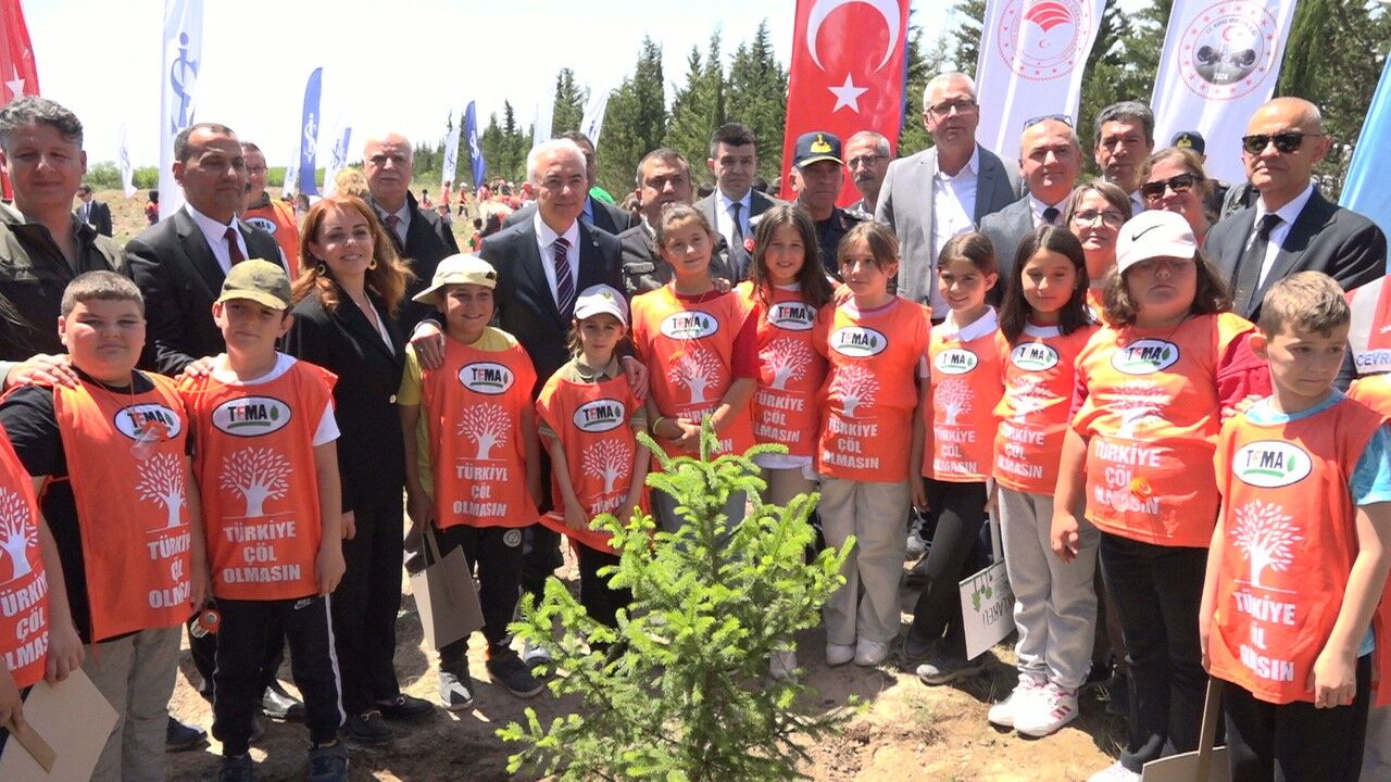 Türkiye'de \"81 İlde 81 Orman\" projesi kapsamında 81 ilde 2,2 milyon fidan toprakla buluşacak