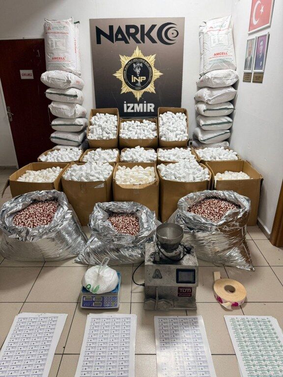 2 milyon 309 bin 774 uyuşturucu hap ele geçirildi