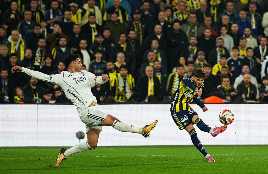 Fenerbahçe-Beşiktaş ilk yarı karşılıklı gollerle tamamlandı