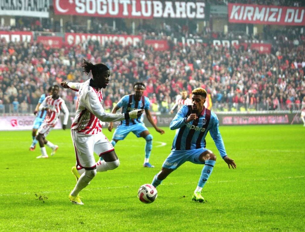 Karadeniz derbisinde ilk yarı tamamladı
